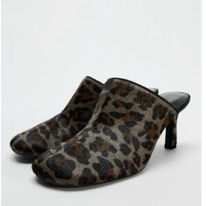 NWT - ANIMAL PRINT LEATHER MULES - Size 6 1/2